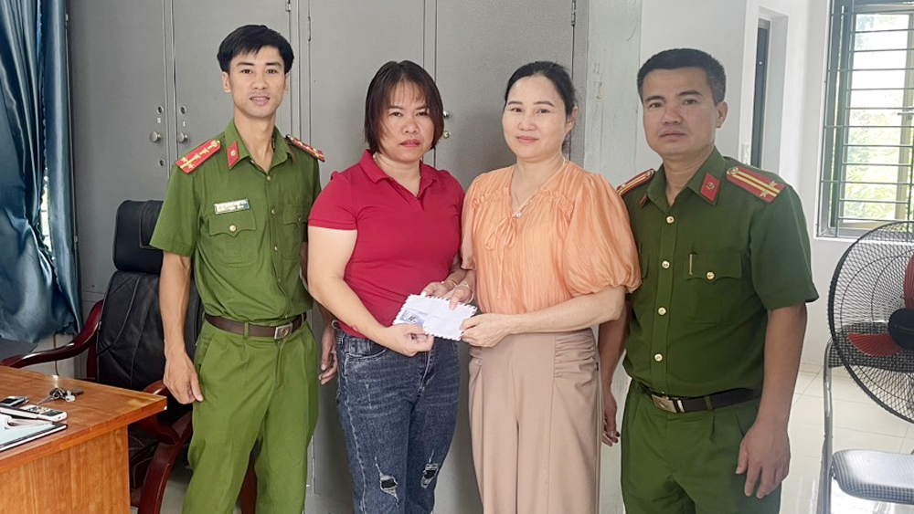 Trao trả 30 triệu đồng cho người chuyển khoản nhầm