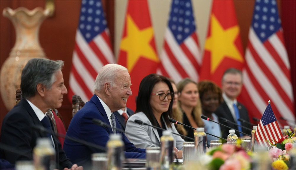 {keywords} {keywords}