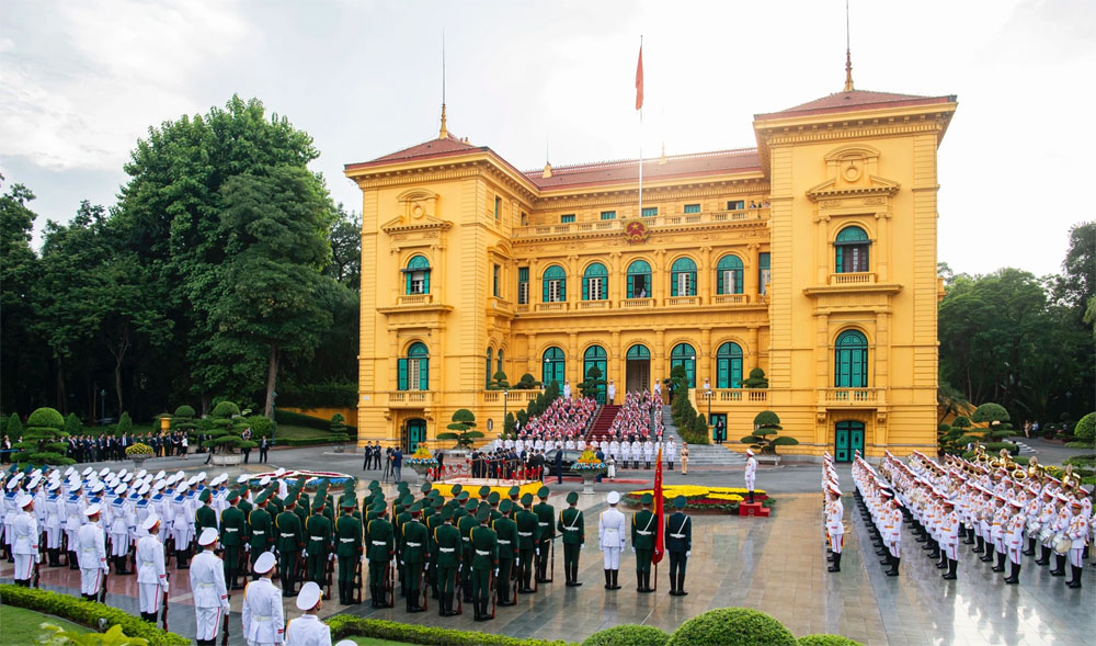 {keywords} {keywords}