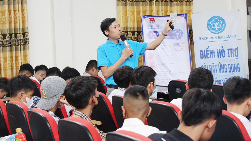 Bảo hiểm y tế - “phao cứu sinh" của người nghèo