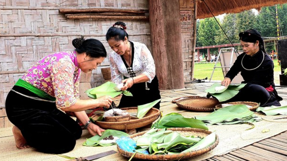 Cuisine and festivals of Vietnamese ethnic groups on spotlight in culture and tourism village