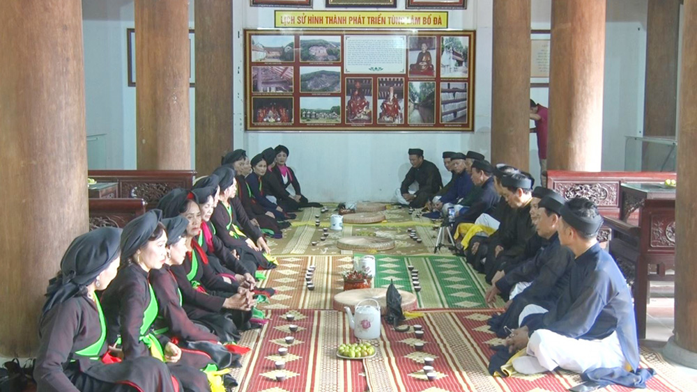 Viet Yen launches traditional Quan Ho singing exchange