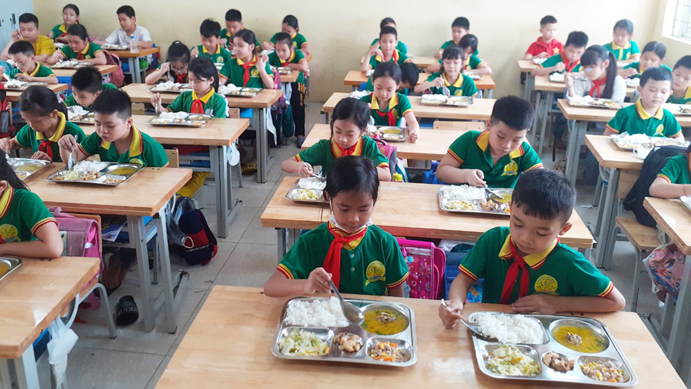 Cải thiện dinh dưỡng, nâng chất lượng bữa ăn bán trú