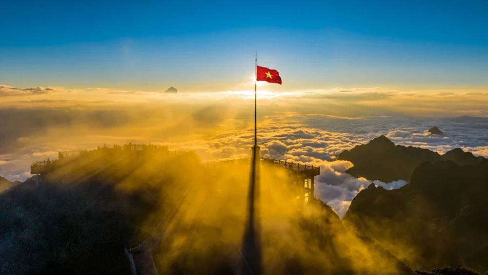 Chiêm ngưỡng biển mây trên đỉnh Fansipan
