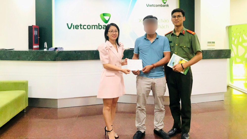 Kịp thời hỗ trợ người dân lấy lại số tiền 1,9 tỷ đồng chuyển nhầm