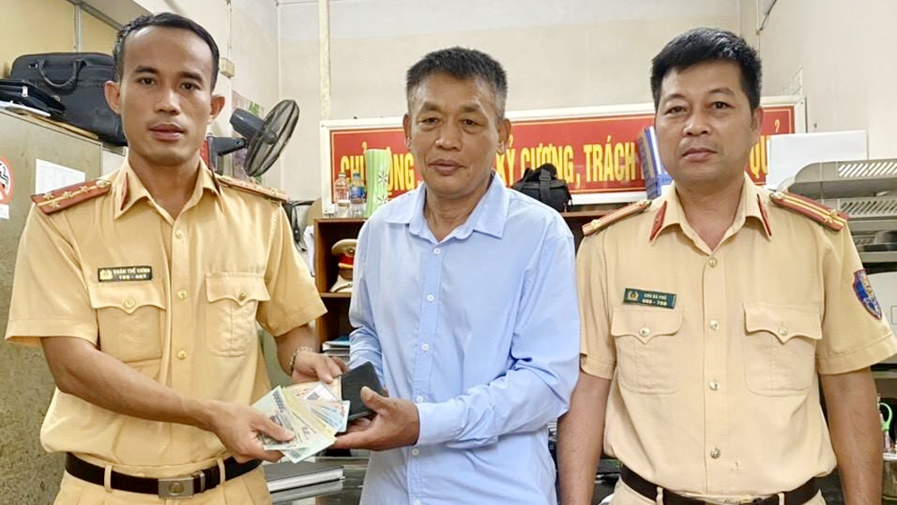 Việt Yên: Nhặt được của rơi, trả người đánh mất