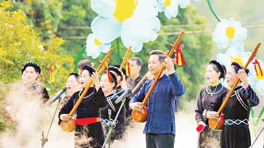 Binh Lieu moves to preserve and promote the value of Then folk singing