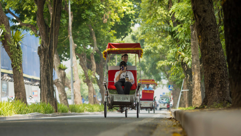 Tripadvisor names Hanoi world's top food destination, Hoi An honeymoon haven