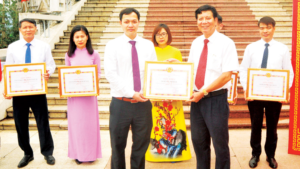 Học Bác, thường xuyên  "Sửa đổi lối làm việc"
