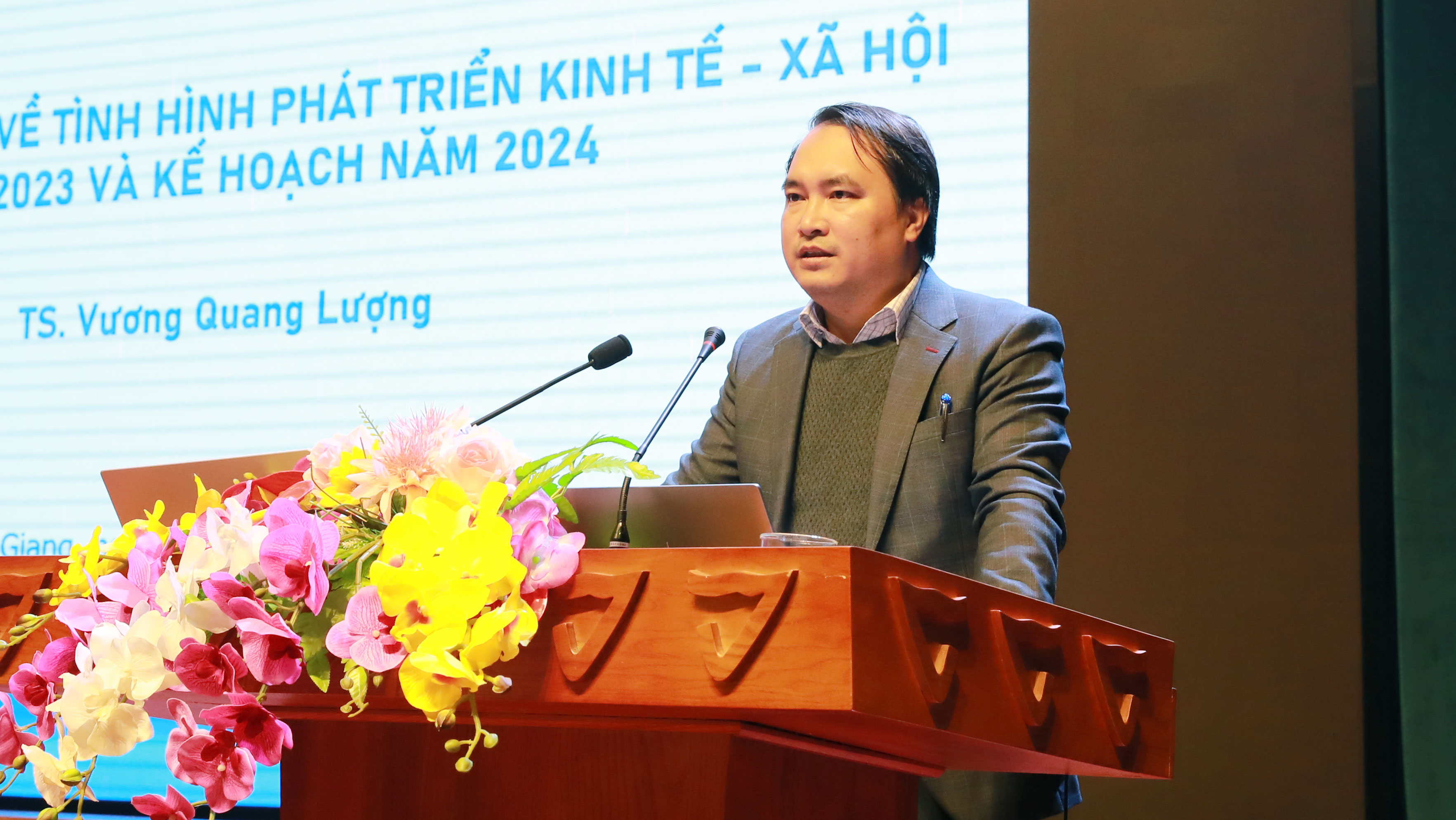 TP Bắc Giang: Gần 500 đại biểu dự hội nghị thông tin thời sự quý IV năm 2023