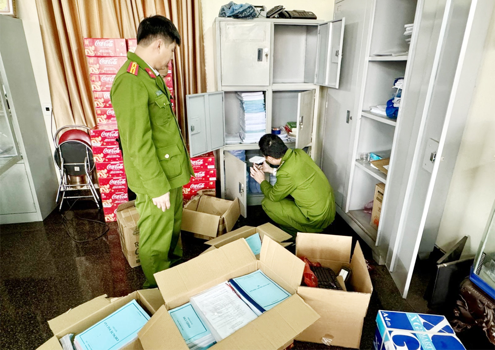 {keywords} {keywords}