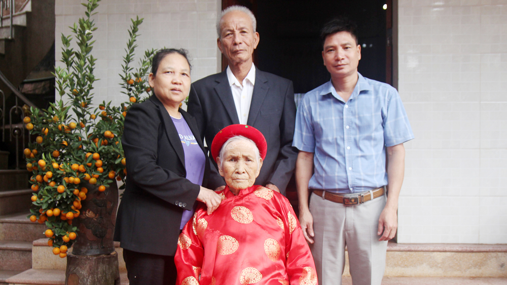 Tấm gương sáng ở Đảng bộ xã Tân Thanh