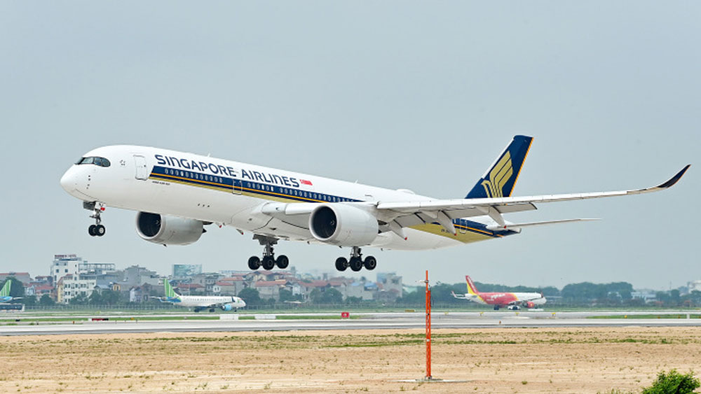 Hanoi airport breaks foreign arrival record