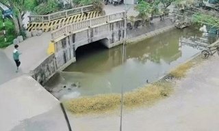 Bé trai ở Hưng Yên nhanh trí, hét thất thanh giúp cứu mạng 2 người dân