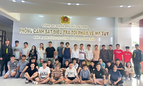 Triệt phá đường dây ma túy lớn, khởi tố 71 bị can, có hai ca sĩ liên quan