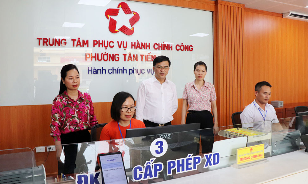 Chung tay xây dựng chính quyền kiến tạo và phục vụ