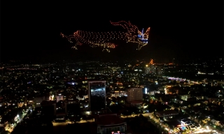 Mãn nhãn màn trình diễn drone light trên bầu trời Bắc Ninh