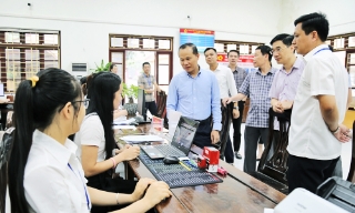 Chuyển tư duy từ quản lý sang phục vụ, gần dân, sát dân, lắng nghe ý kiến Nhân dân 