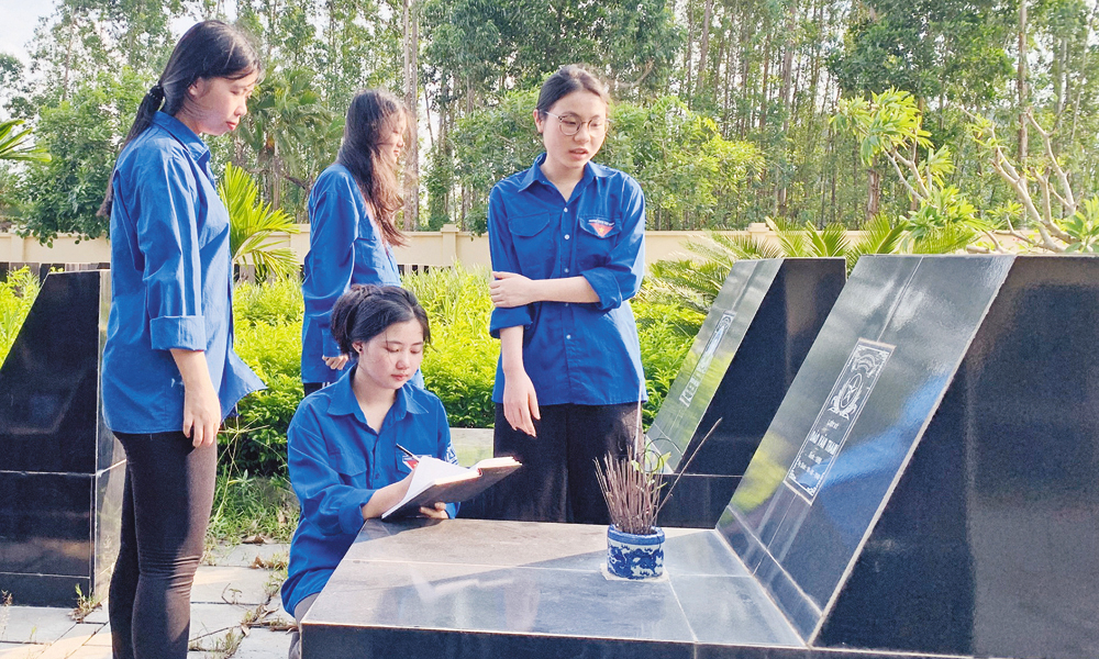 Số hóa nghĩa trang liệt sĩ - Công trình ý nghĩa của tuổi trẻ