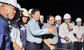 Thủ tướng kiểm tra tiến độ cầu Nhơn Trạch