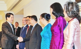 Chủ tịch nước Lương Cường làm việc với các Đại sứ Việt Nam tại châu Phi