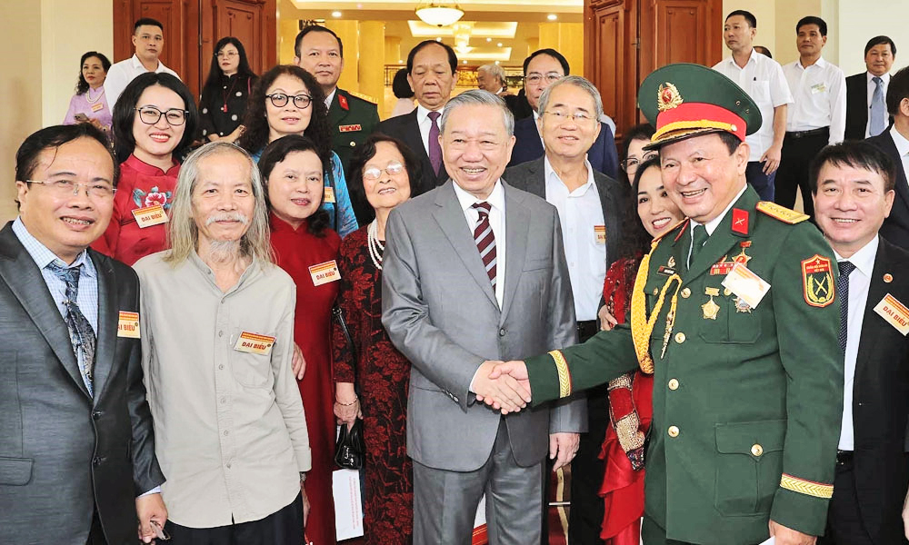  Tổng Bí thư Tô Lâm: Trí thức, nhà khoa học, văn nghệ sỹ tiếp tục là lực lượng tiên phong mở đường cho dân tộc tiến lên mạnh mẽ