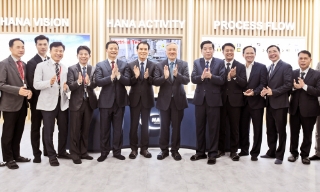 Phó Thủ tướng Thường trực Chính phủ Nguyễn Hòa Bình thăm và làm việc tại Công ty trách nhiệm hữu hạn Hana Micron Vina