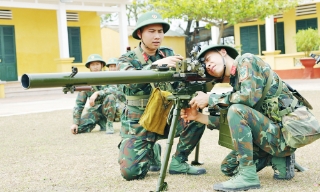 Đoàn Thiện Thuật thi đua huấn luyện giỏi