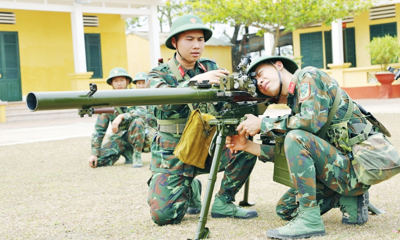  Đoàn Thiện Thuật thi đua huấn luyện giỏi