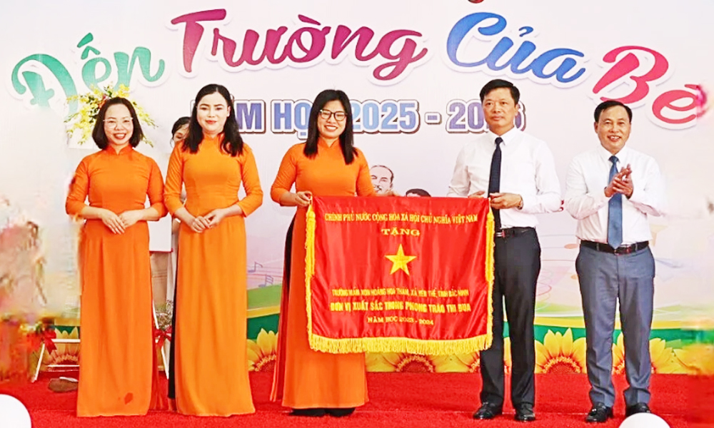  Phó Chủ tịch UBND tỉnh Đào Quang Khải dự lễ khai giảng năm học mới tại xã Yên Thế