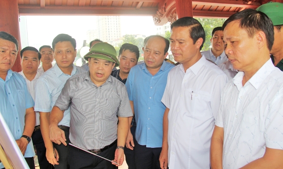 Phấn đấu bàn giao toàn bộ mặt bằng dự án hạ tầng kỹ thuật và các công trình phụ trợ công viên Văn Miếu trước ngày 20/9