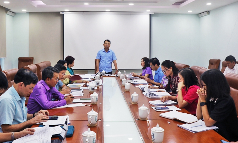  Thẩm tra một số nội dung thuộc lĩnh vực kinh tế - ngân sách trình kỳ họp thứ 5 HĐND tỉnh