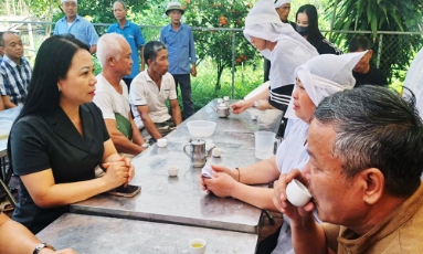  Lãnh đạo Ủy ban MTTQ tỉnh thăm hỏi gia đình nạn nhân tử vong do lũ ở xã Xuân Lương