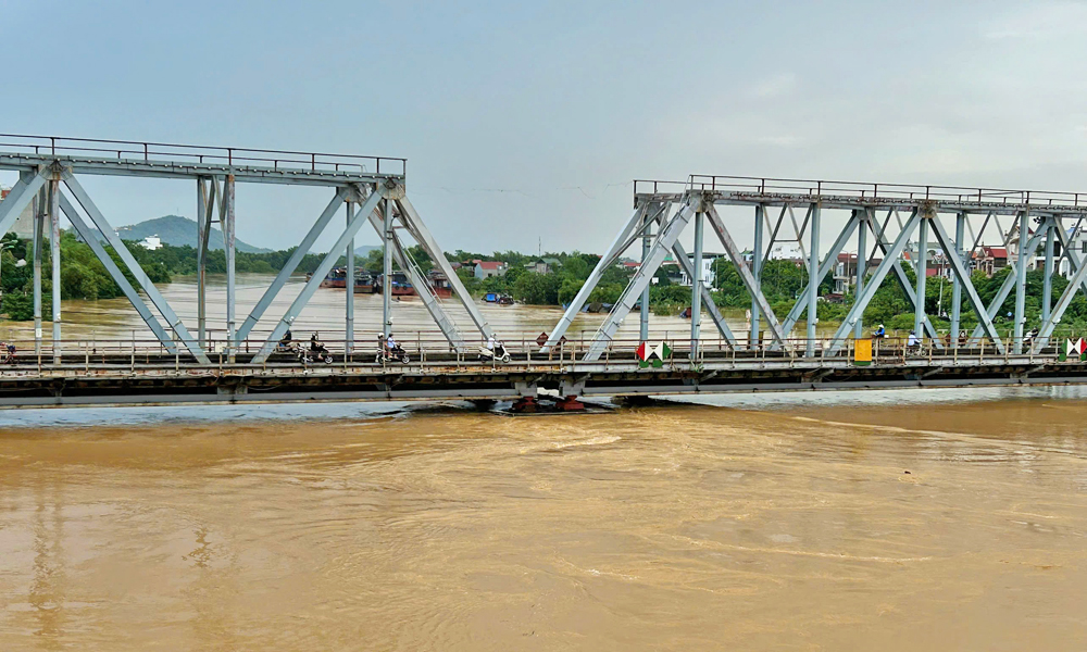  Bảo đảm an toàn hệ thống đê điều trên sông Cầu và sông Thương