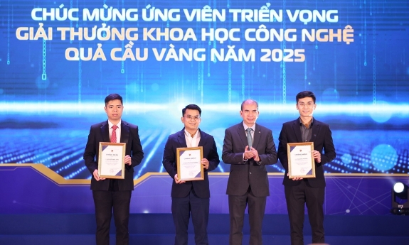 Trao giải thưởng tôn vinh các nhà khoa học trẻ, nữ sinh khoa học công nghệ