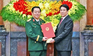 Chủ tịch nước trao quyết định bổ nhiệm Chủ nhiệm Tổng cục chính trị và thăng quân hàm Đại tướng, Thượng tướng