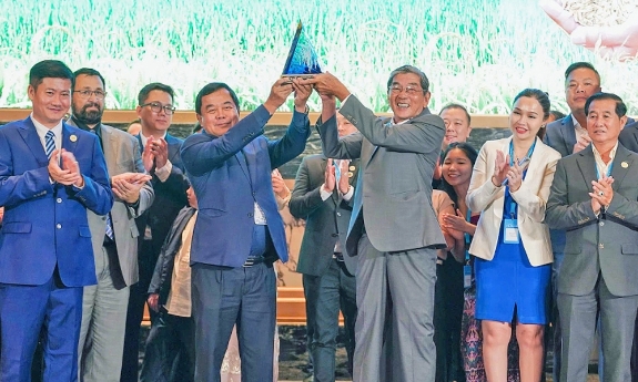 Gạo Ông Cua ST25 lần thứ ba đoạt giải ‘Gạo ngon nhất thế giới’