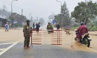 Trung Bộ tiếp tục chịu đợt mưa lớn, Thủ tướng yêu cầu chủ động ứng phó ngập lụt