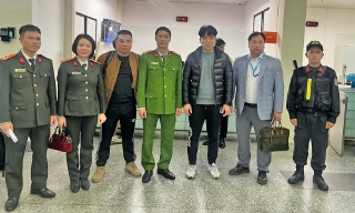 Công an tỉnh Bắc Ninh bắt, bàn giao đối tượng truy nã đỏ của Interpol cho Hàn Quốc