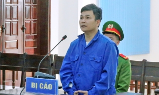 Lĩnh 12 năm tù vì chiếm đoạt tiền mua ô tô cho bạn gái