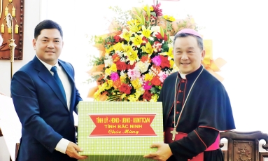  Bí thư Tỉnh ủy Nguyễn Hồng Thái chúc mừng Tòa Giám mục Bắc Ninh nhân lễ Giáng sinh