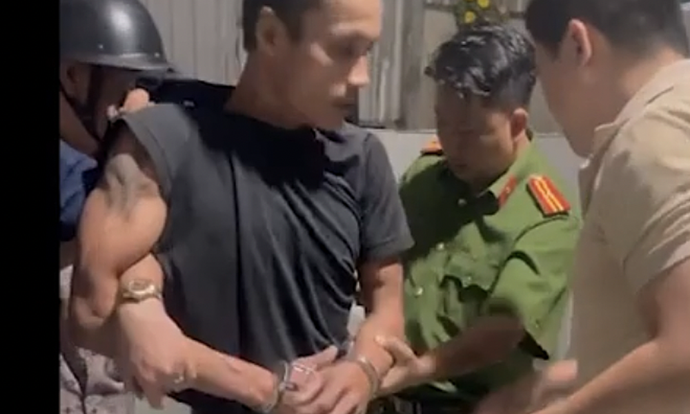 Hàng chục cảnh sát truy vết kẻ cướp vàng trên tay chủ tiệm