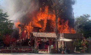 Cháy lớn quán cà phê - nhà hàng tại Thành phố Hồ Chí Minh