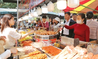 Kiểm tra nguồn gốc, chế biến thực phẩm tại lễ hội