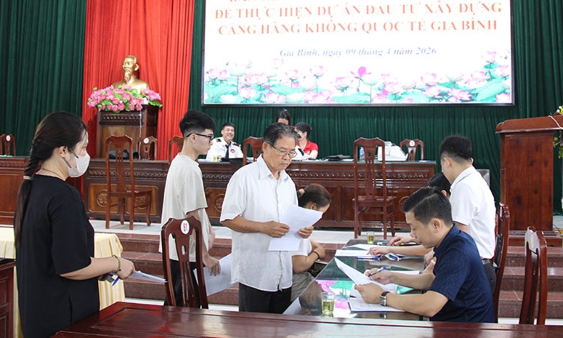  149 hộ được chi tiền thưởng khi bàn giao sớm đất ở để thực hiện dự án Cảng hàng không quốc tế Gia Bình