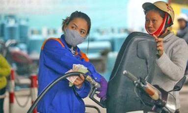  Giá dầu diesel giảm gần 2.000 đồng một lít