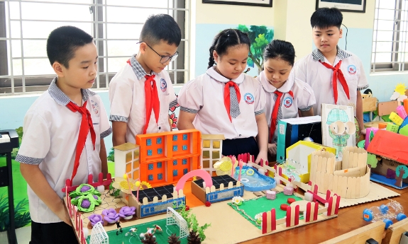 Nữ sinh lớp 5 đam mê công nghệ