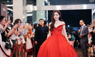 Ca sĩ Hòa Minzy: Tự hào được kể câu chuyện về hình hài đất nước bằng âm nhạc