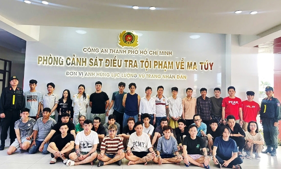 Triệt phá đường dây ma túy lớn, khởi tố 71 bị can, có hai ca sĩ liên quan