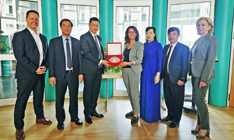  Đoàn công tác tỉnh Bắc Ninh thăm và làm việc tại Cộng hòa Liên bang Đức 